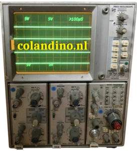 Een van de basismodellen van de 7000-serie was de Tektronix 7603 met een enkele beam en drie plug-in-slots