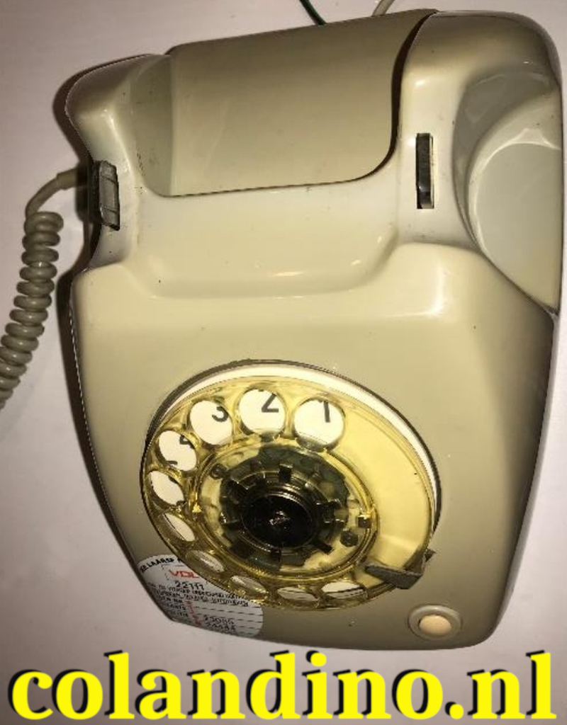 Als de Wonderfoon het goed doet kun je de kap erop schroeven.