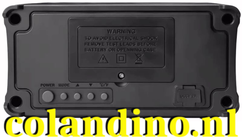 De achterzijde van de Aneng AN888S.