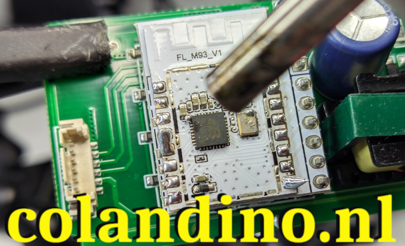 Oefen geen overmatige druk uit en forceer het niet, dit zal alleen maar leiden tot scheurende pads. Als alles tot de juiste temperatuur is opgewarmd, zal de module eraf glijden.